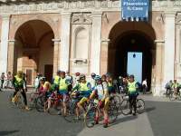 Piazza della Madonna: in attesa di partire 1